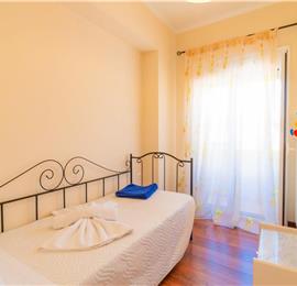 5 bedroom villa with pool, near Acharavi, sleeps 9